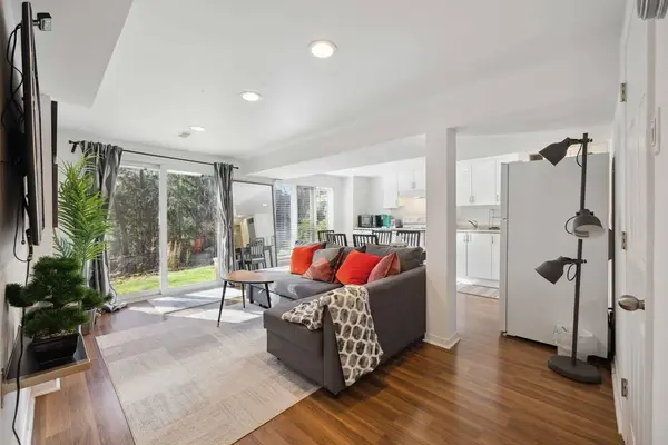 35 Hammond (Bsmt) DR, Aurora, ON L4G 2T8