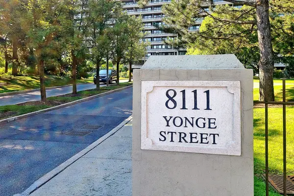8111 Yonge ST #1403, Markham, ON L3T 4V9