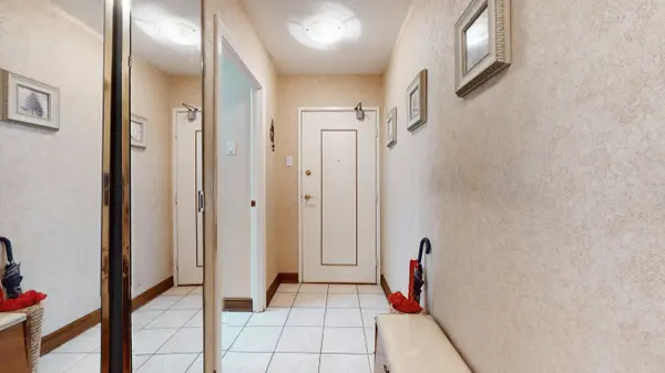 8111 Yonge ST #1403, Markham, ON L3T 4V9