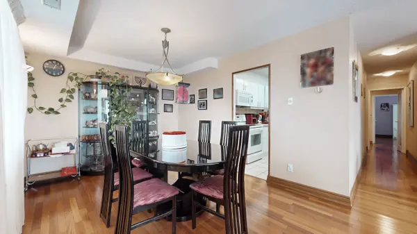 8111 Yonge ST #1403, Markham, ON L3T 4V9