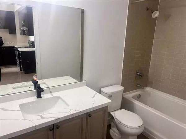 Oakville, ON L6M 4J2,2490 Old Bronte RD #609