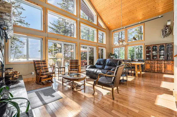 Bonnechere Valley, ON K0J 1X0,631 Golden Lyn WAY