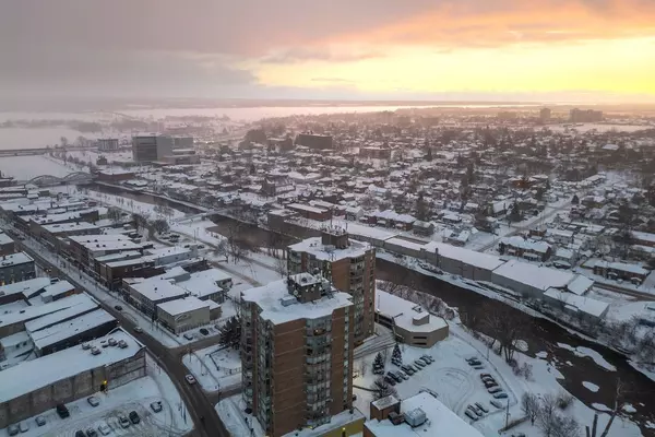 Belleville, ON K8N 5M4,344 Front St ST #806