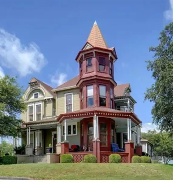 1105 Palo Pinto Street, Weatherford, TX 76086