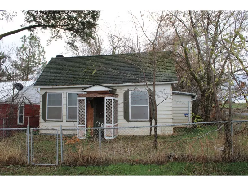 360 W COLLEGE ST, Athena, OR 97813