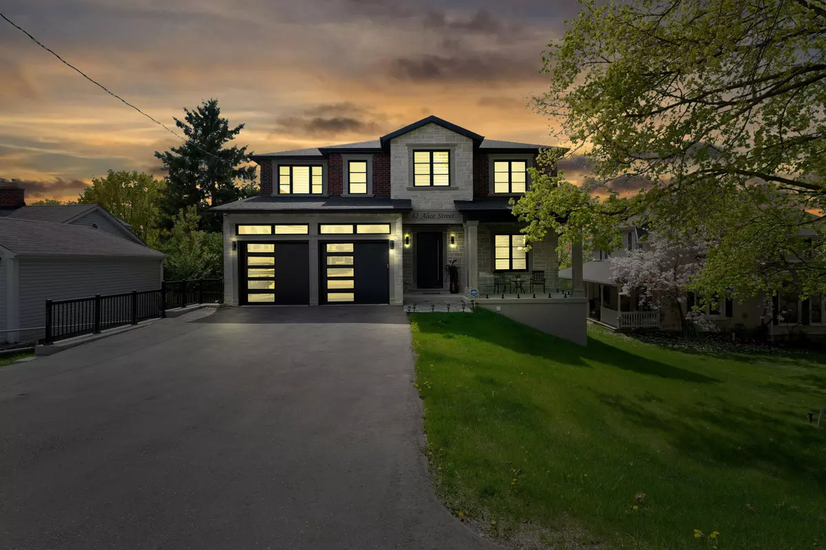 East Gwillimbury, ON L0G 1M0,42 Alice ST