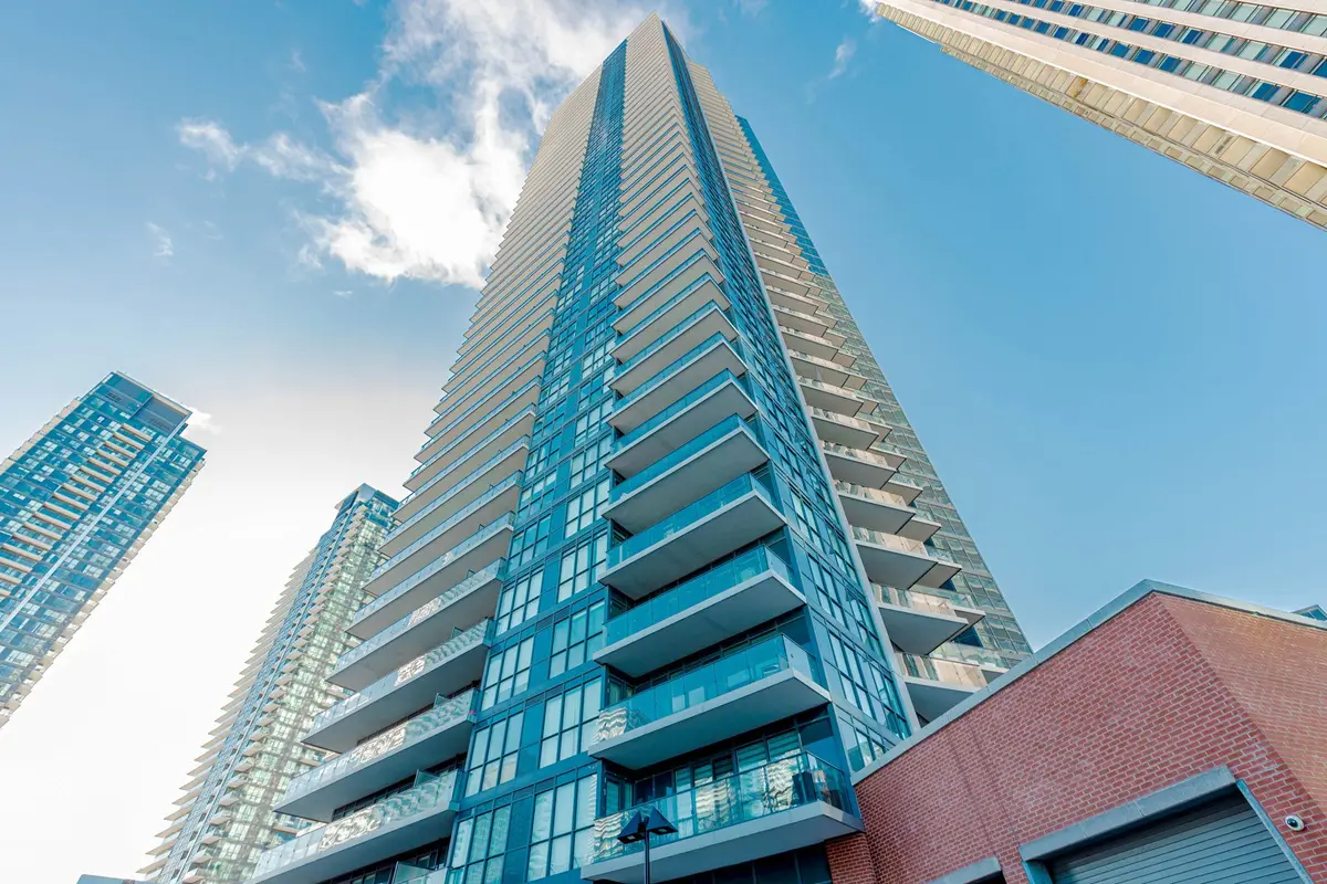 Toronto W06, ON M8V 0H9,10 Park Lawn RD E #722