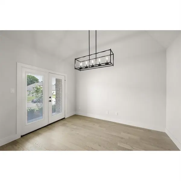 1128 Willow Lake Drive, Desoto, TX 75115