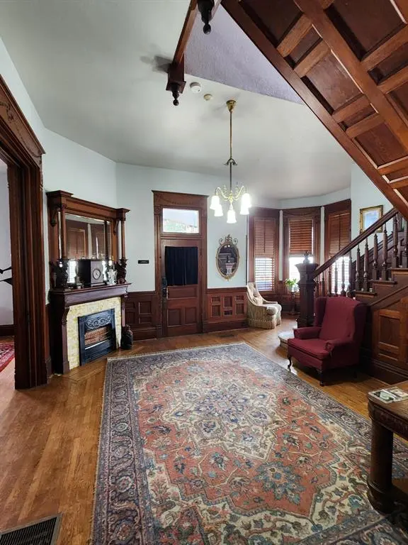 1105 Palo Pinto Street, Weatherford, TX 76086