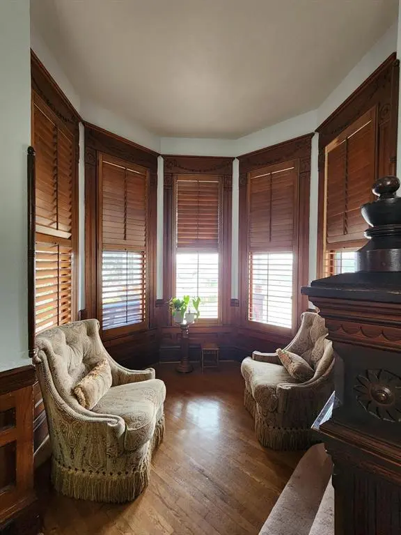 1105 Palo Pinto Street, Weatherford, TX 76086