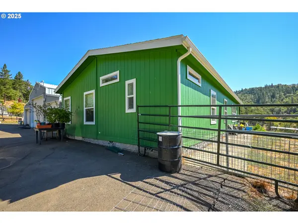 Roseburg, OR 97470,1745 Rifle Range RD