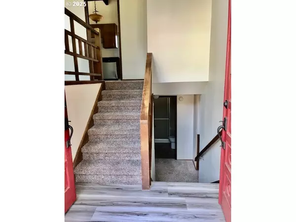 Eugene, OR 97405,2765 ALMADEN ST