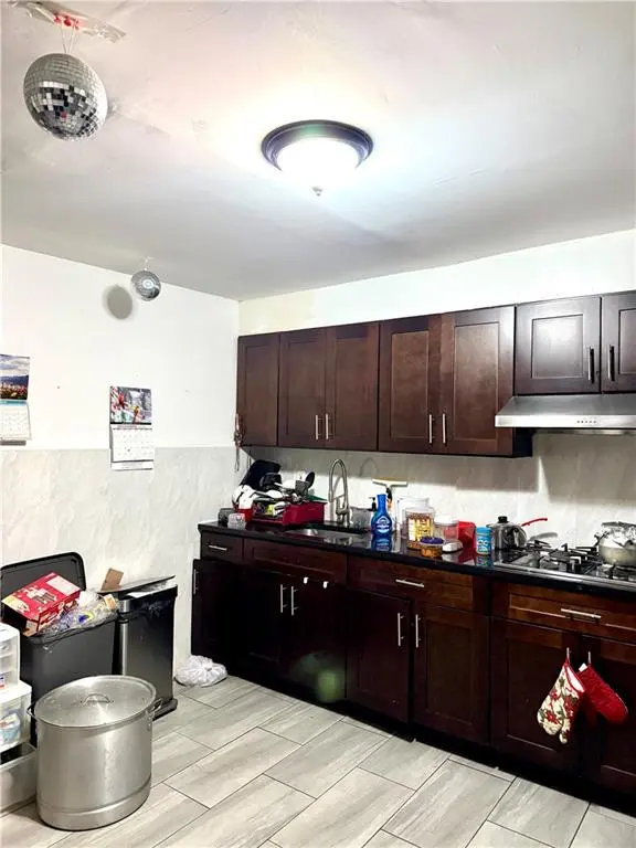 422 54th ST, Brooklyn, NY 11220