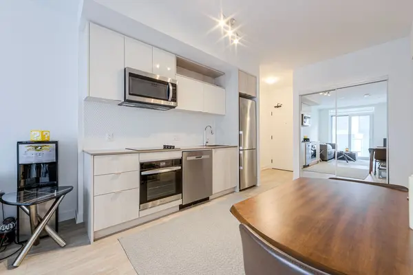 Toronto C08, ON M5B 0C7,100 Dalhousie ST #2212