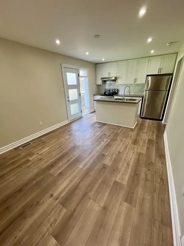 36 Spry AVE, Clarington, ON L1C 3T5