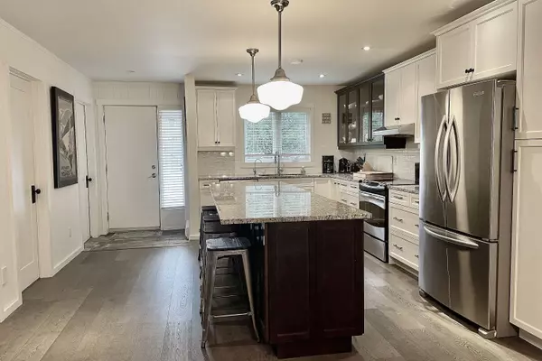 Collingwood, ON L9Y 5B4,571 OXBOW CRES