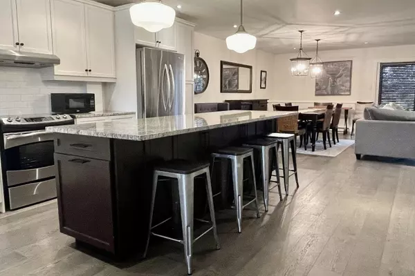 Collingwood, ON L9Y 5B4,571 OXBOW CRES