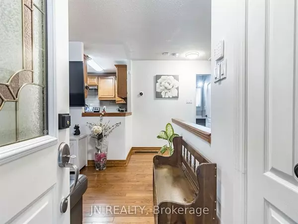 Brampton, ON L6S 1N7,23 Hazelglen CT