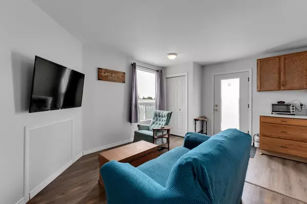 Loyalist, ON K0H 2H0,780 Wing RD