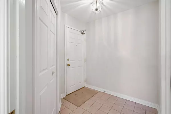 Cornwall, ON K6J 1A5,301 Water ST W #304