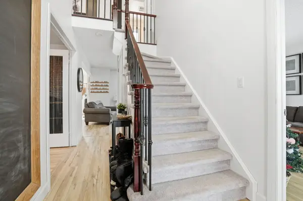 83 Briarsdale CRES, Welland, ON L3C 6S8