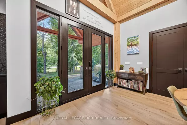 Gravenhurst, ON P0E 1G0,1031 Xavier ST