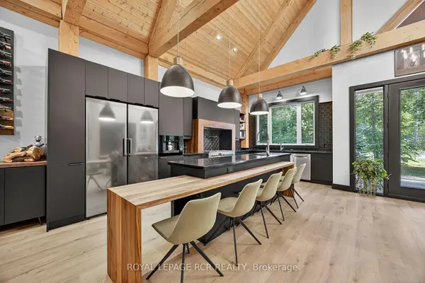 1031 Xavier ST, Gravenhurst, ON P0E 1G0