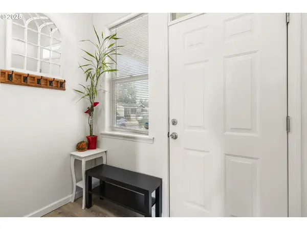 162 FENTON AVE #c, Molalla, OR 97038