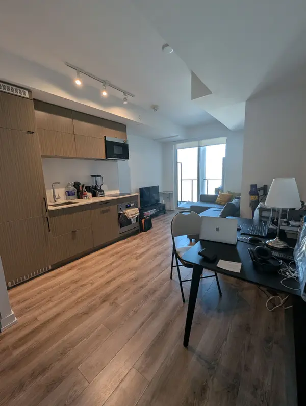 Toronto C01, ON M5G 0C5,20 Edward ST #1319