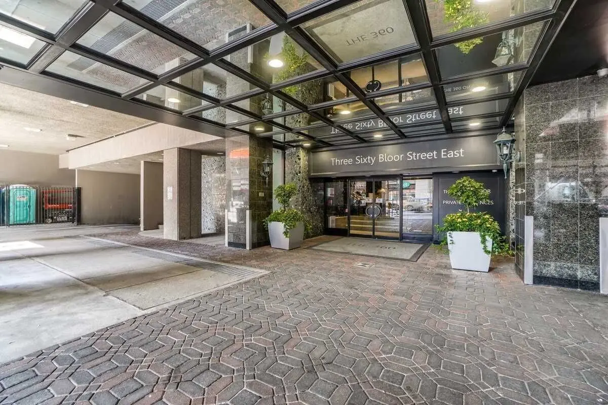 360 Bloor ST E #1213, Toronto C09, ON M4W 3M3