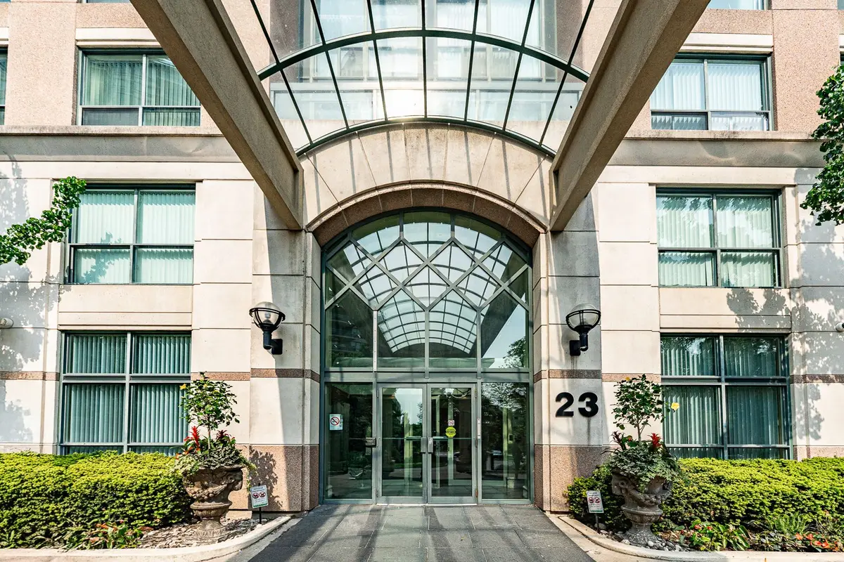 23 Lorraine DR #LPH10, Toronto C07, ON M2N 6Z6