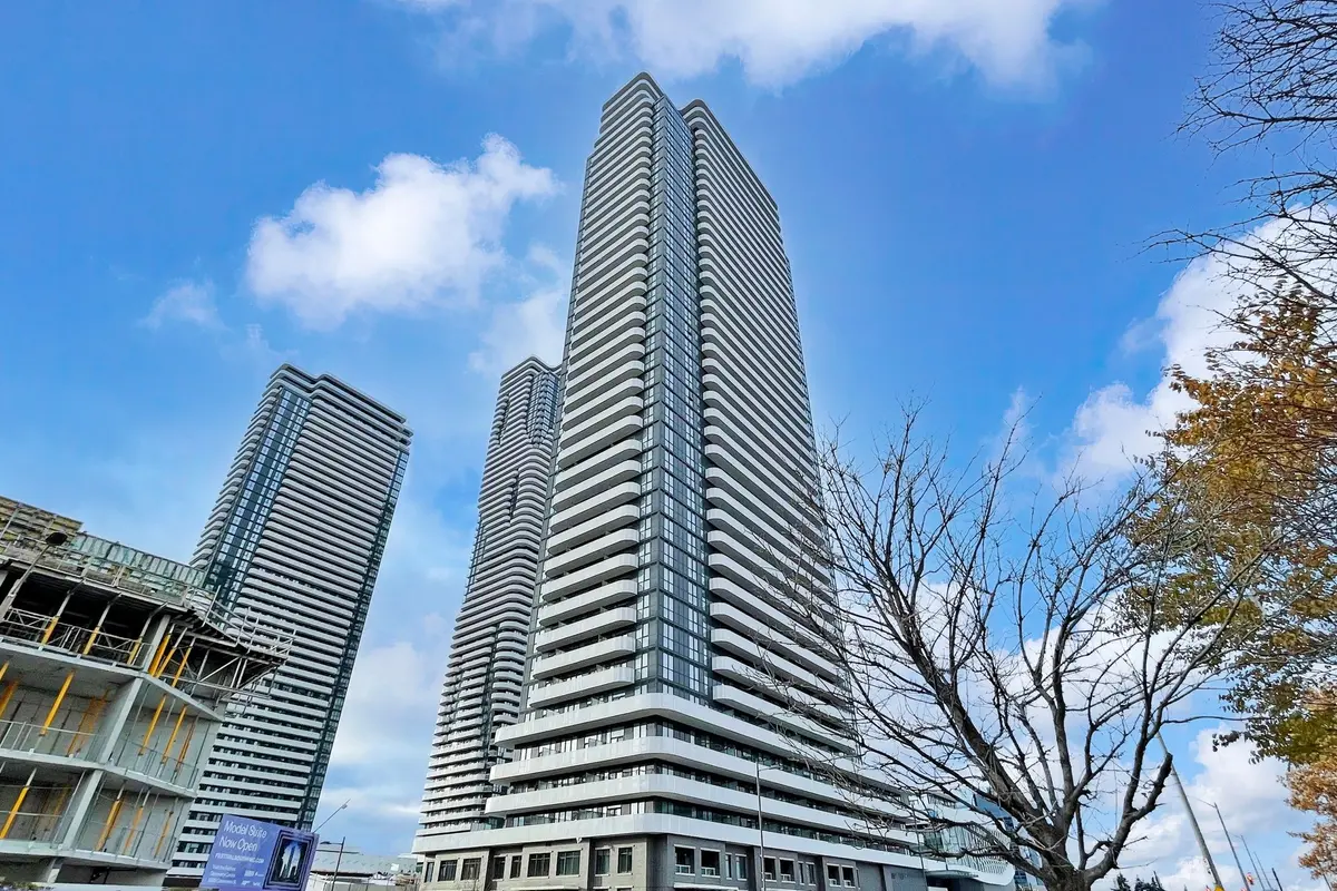 Vaughan, ON L4K 0R2,8 Interchange WAY #5301