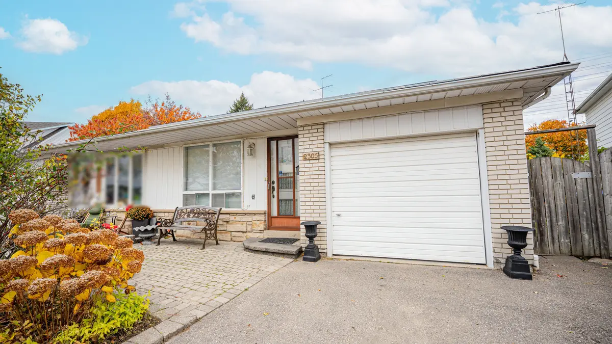 2305 Delkus CRES, Mississauga, ON L5A 1K8