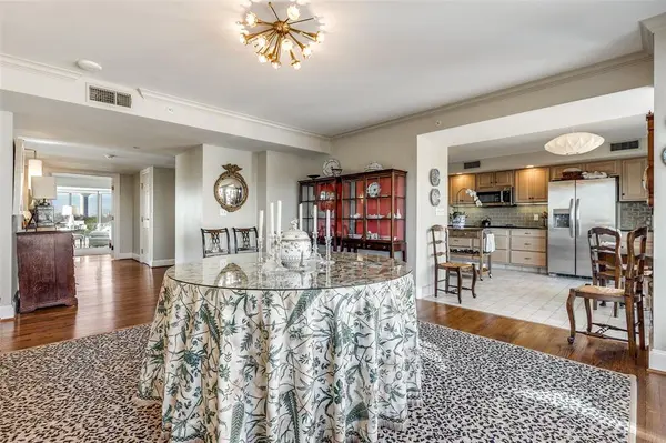 4242 Lomo Alto Drive #N70, Highland Park, TX 75219