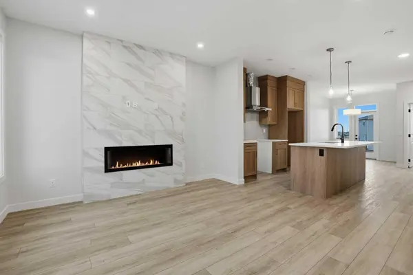 544 Bridgeport ST, Chestermere, AB T1X 3E6