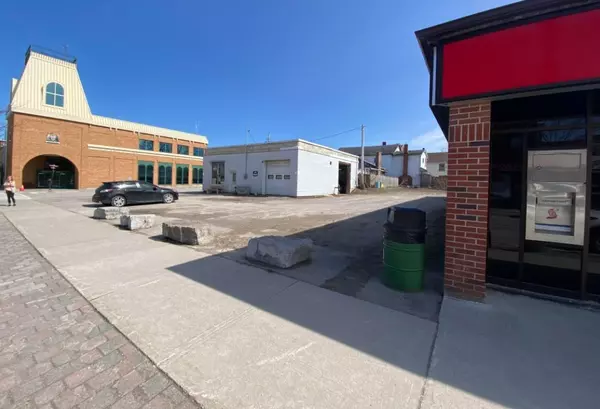 Brock, ON L0E 1E0,6 Cameron ST W