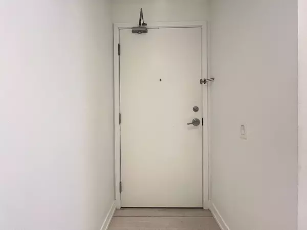 Vaughan, ON L4K 0J5,5 Buttermill AVE #2609