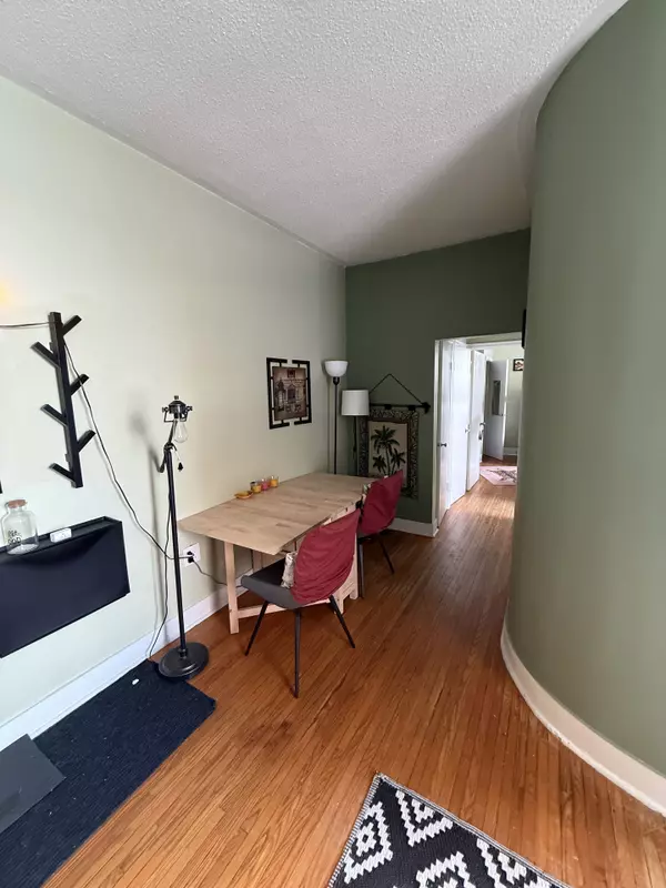 Brampton, ON L6W 3P1,51 Queen Street East ST #2