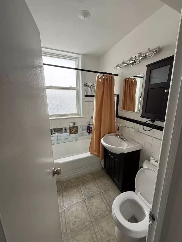 Brampton, ON L6W 3P1,51 Queen Street East ST #2