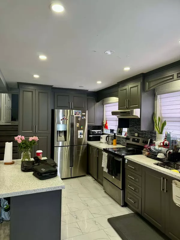 Brampton, ON L6W 1V3,42 Ardglen DR