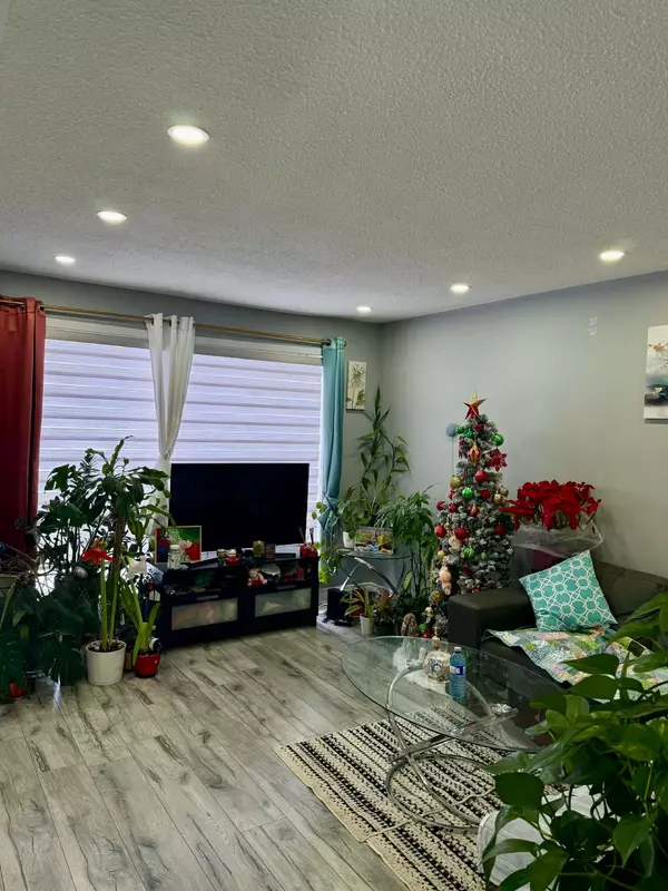 Brampton, ON L6W 1V3,42 Ardglen DR