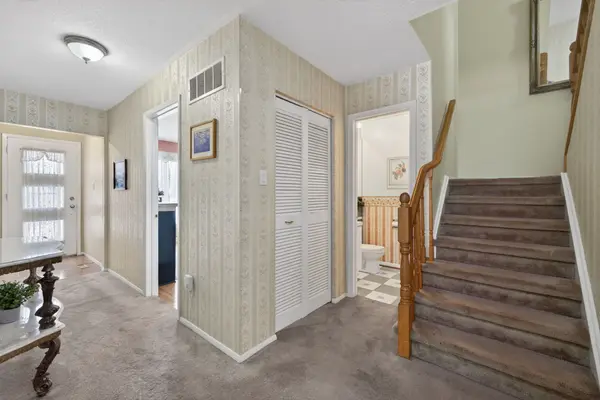 2305 Delkus CRES, Mississauga, ON L5A 1K8