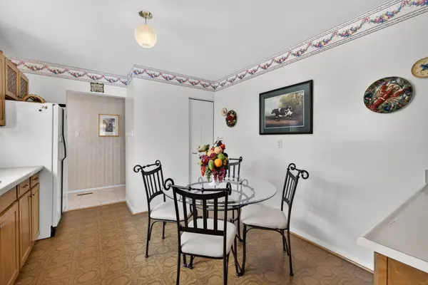 2305 Delkus CRES, Mississauga, ON L5A 1K8