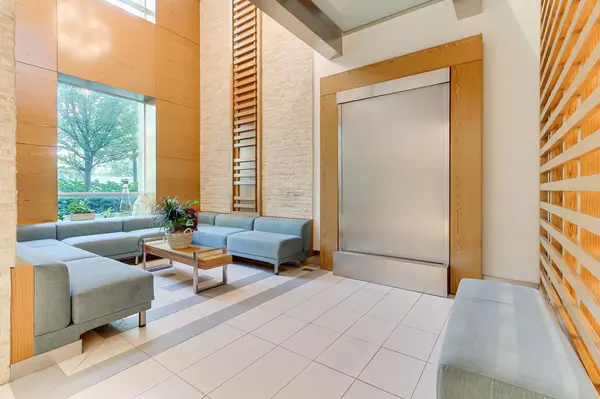 165 Legion RD N #2723, Toronto W06, ON M8Y 0B3