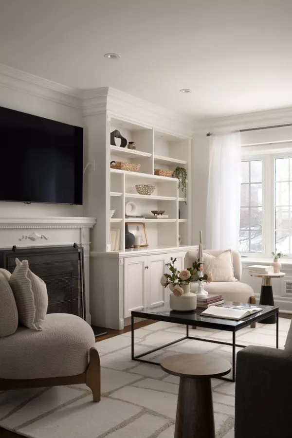 Toronto, ON M8X 1J6,37 Wilgar RD