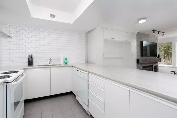 Blue Mountains, ON L9Y 0P7,107 Ann Heggtveit DR #112