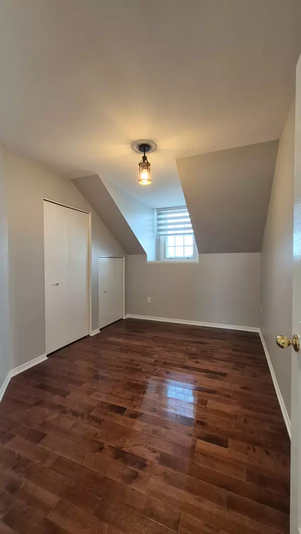 Mississippi Mills, ON K0A 1A0,98 To 102 Mill ST #5