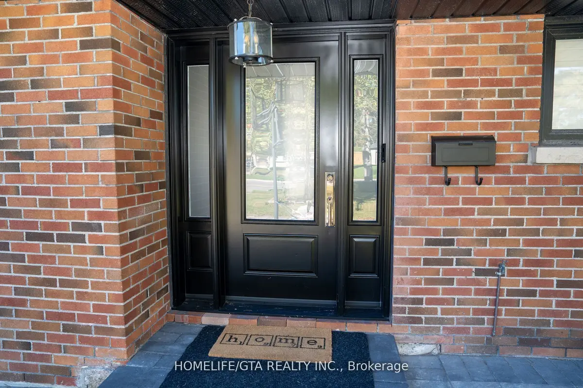 439 Rossland RD W, Oshawa, ON L1J 3G9