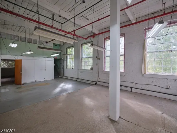 3 6Th St, Frenchtown Boro, NJ 08825