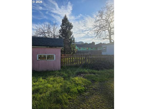 463 SE GREGORY DR, Winston, OR 97496